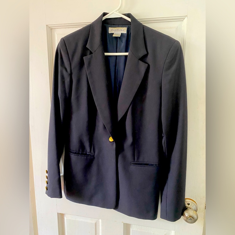 Brooks Brothers women’s gold button blazer. Retail for over $600 Black